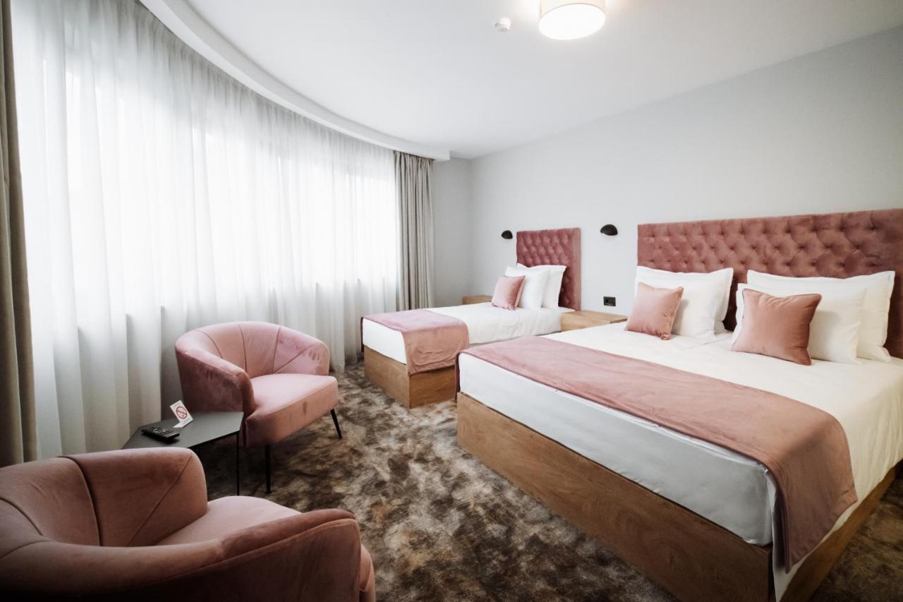 Hotel Barcode Wellness&Spa Sombor Esterno foto